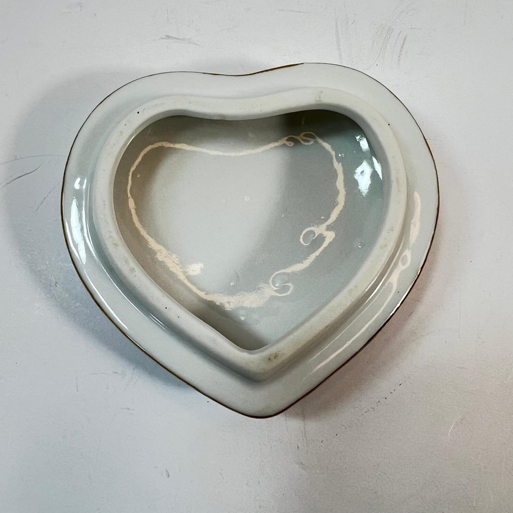 Vtg 1973 Holly Hobbie Heart Porcelain Trinket Box Happiness is Having Someone - Picture 6 of 14